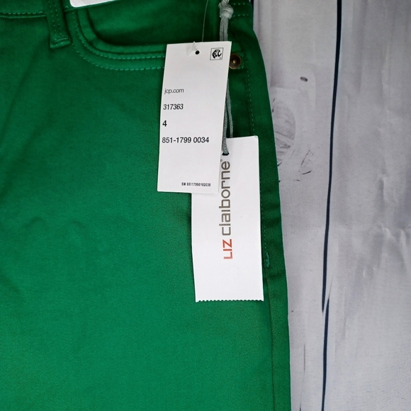 Liz Claiborne Sara Mid-Rise Crop Pants - Picture 6 of 14